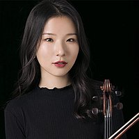 Violinist Yue Qian