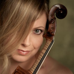 Hellen Callus, viola